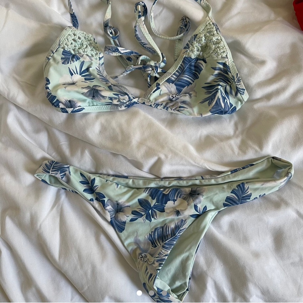 Blue hawaiian style print frankies bikini set